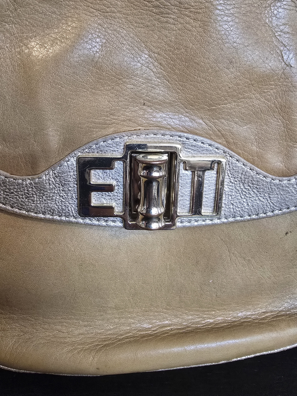 ELAINE TURNER Vintage Beige Gold Leather Crossbody Handbag Bamboo Chain Strap - Picture 5 of 14